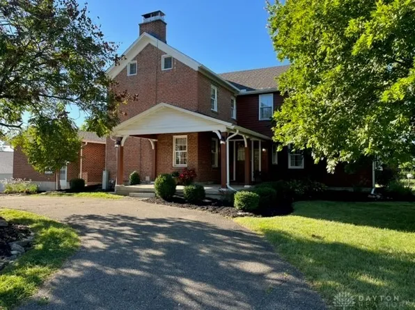 8917 S Palmer Rd, New Carlisle, OH 45344