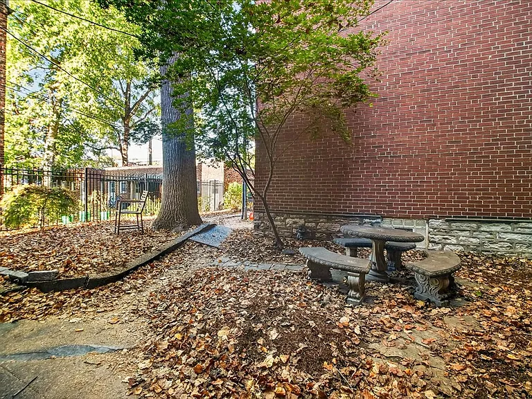 1949 Alfred Ave #3N — Photo 24