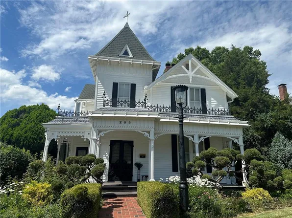 209 Grover St, Warrensburg, MO 64093