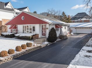 25 Arthur Ave, Clarendon Hills, IL 60514