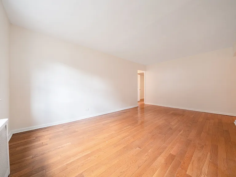 150-43 75th Ave #1E — Photo 2