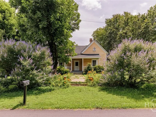 48 E Georgia Avenue, Comer, GA 30629