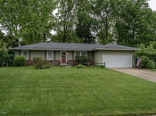 2785 Greenridge Rd, Barberton, OH 44203