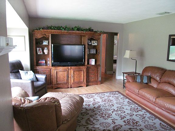 3rd image of 1607 Lake Nettie Dr
