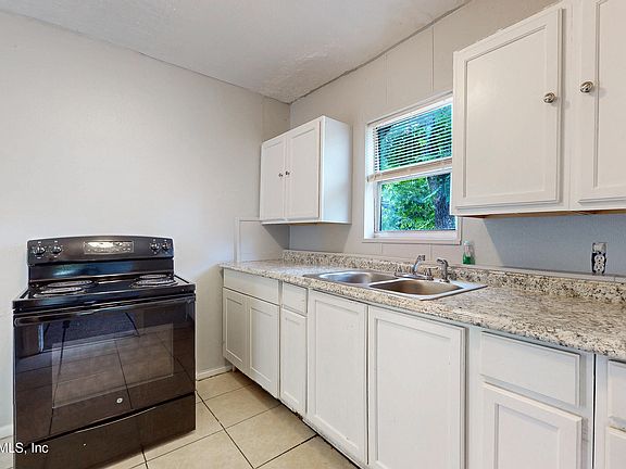 2nd image of 1603 W 14TH Street