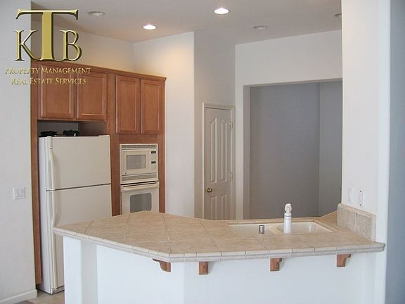 5th image of 451 Mill Valley Cir N
