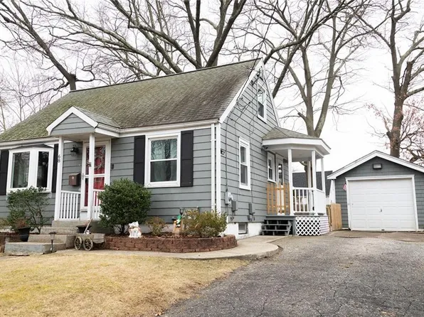 68 Pell Ave, Warwick, RI 02888