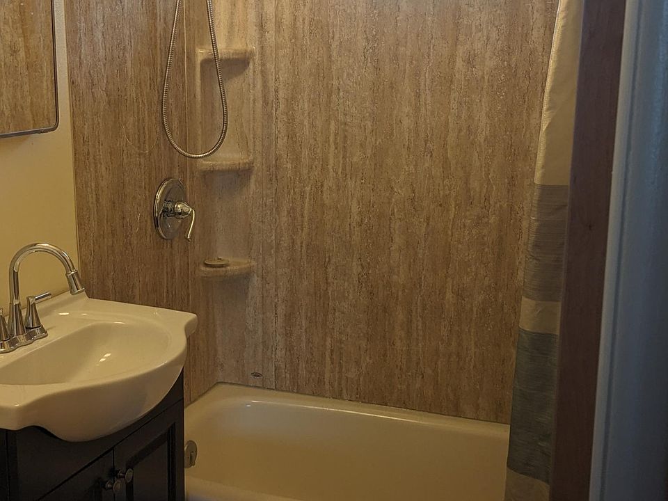 2nd image of 805 SW 6th St #807