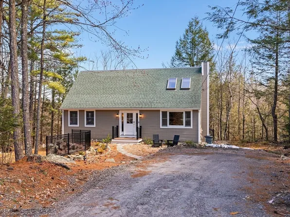 103 Tate Rd, Gilford, NH 03249