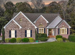 402 Southampton Cir, Hoschton, GA 30548