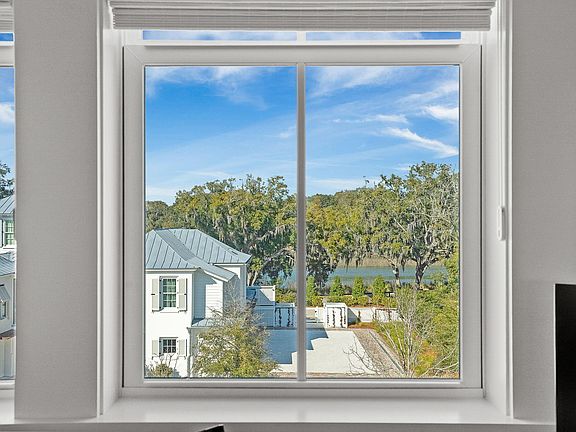 2nd image of 2523 Helmsman Rd