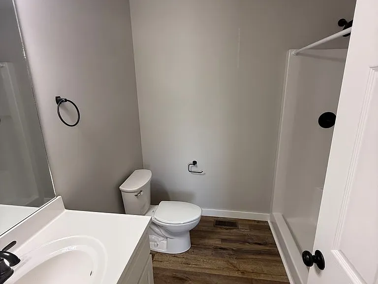 102 Deacon Ln — Photo 7