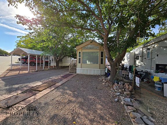 4th image of 150 N 3700 West Park #75