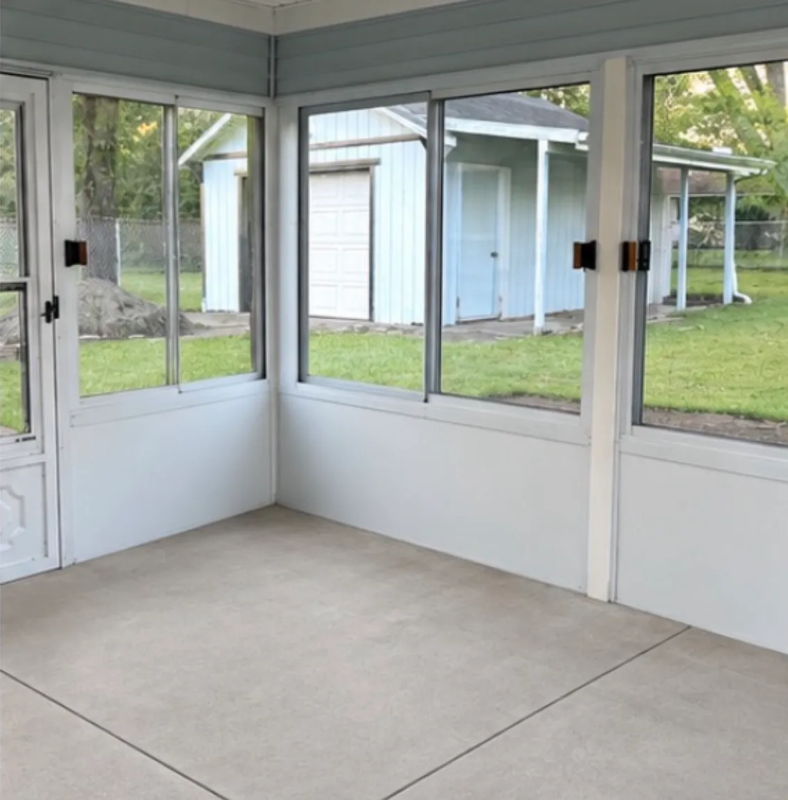 3 bed, 875 sqft, $1,200 — Photo 1