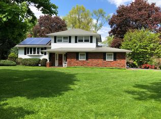 26 Meadowbrook Ln, Freehold, NJ 07728