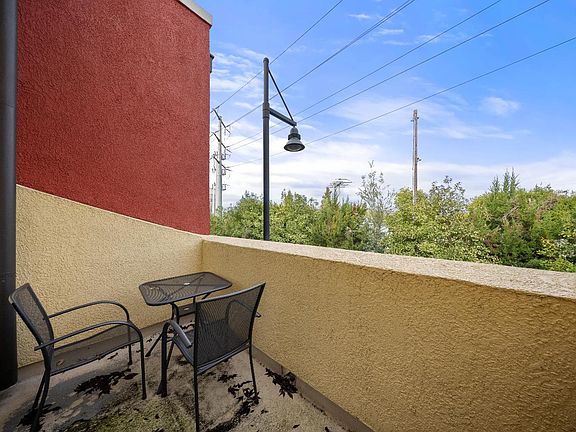 4th image of 10847 Wraysbury Way