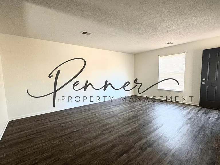 705C NE Ball Dr — Photo 2