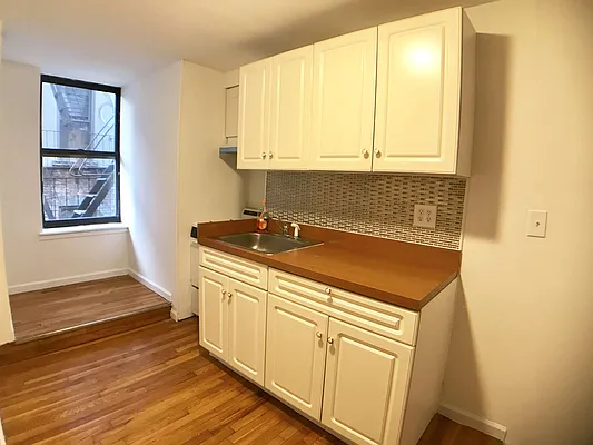 Rented by Ink Realty Services LLC | media 3