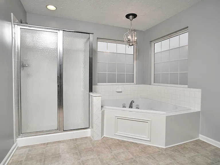 11080 McDowell Dr — Photo 32