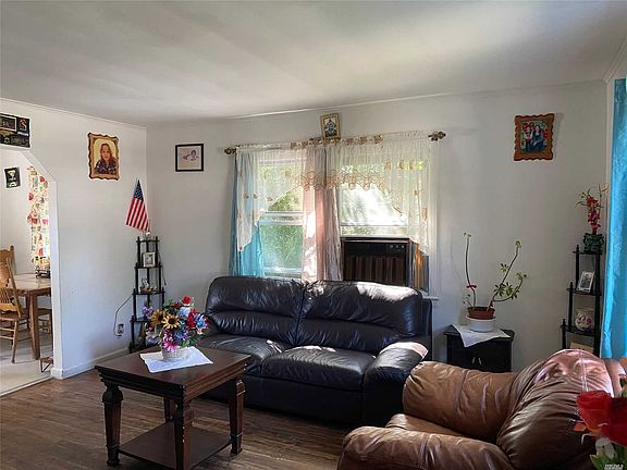 2nd image of 714 Newton Ave