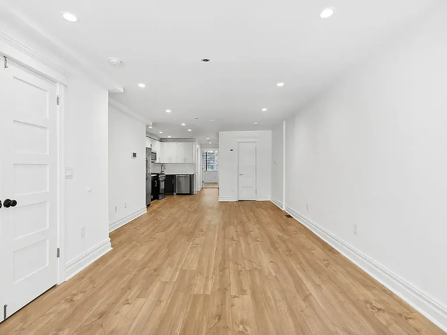 1083 Lafayette Avenue — Photo 4
