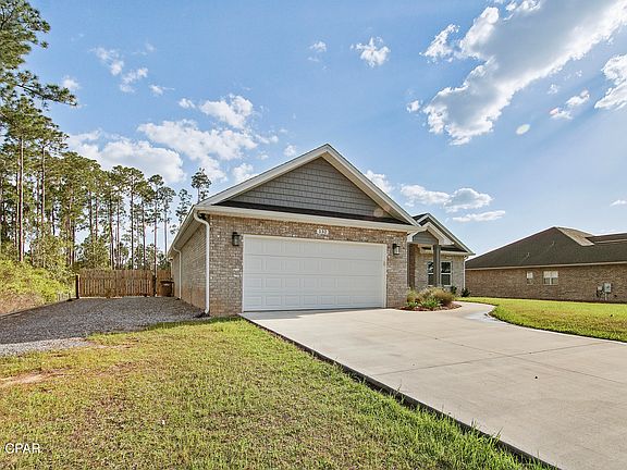 3rd image of 132 White Oaks Blvd
