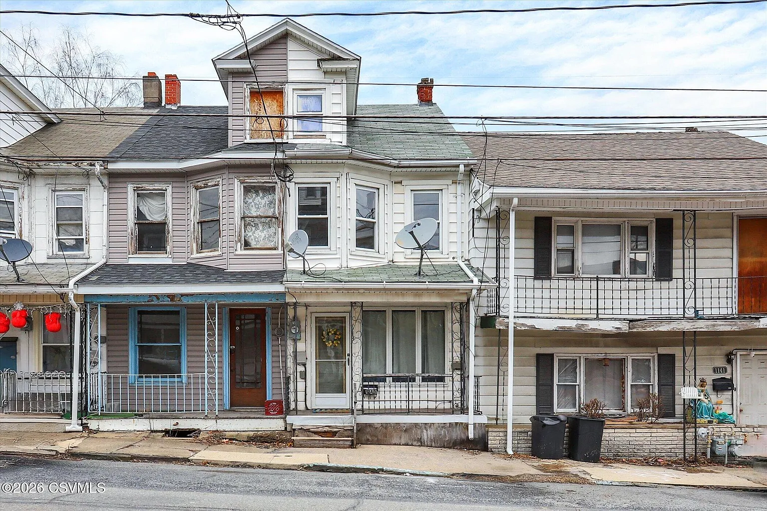 1143 W Pine St photo 1