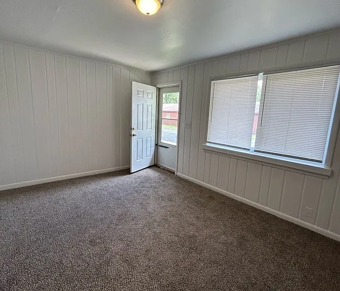 82 Harvey Pl — Photo 14