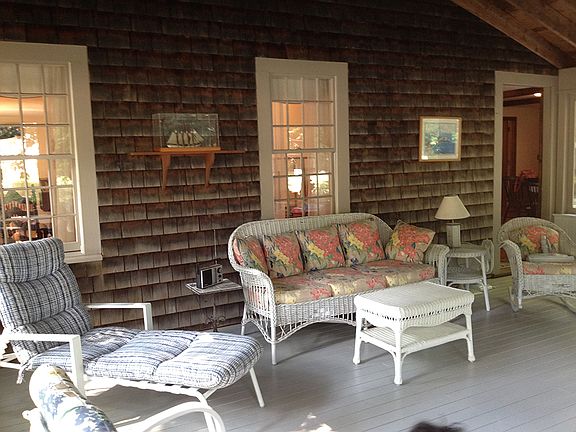 Screened in porch