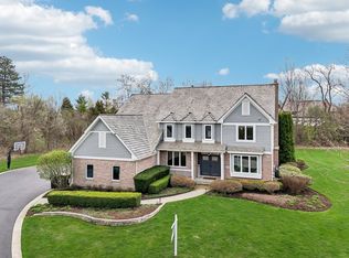 14101 W Rodmell Ct, Libertyville, IL 60048