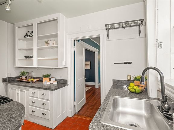 5th image of 43 Linnaean St #35A