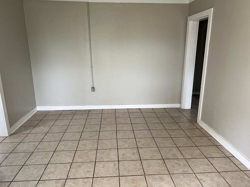 1st image of 828B Carlisle Ave #B