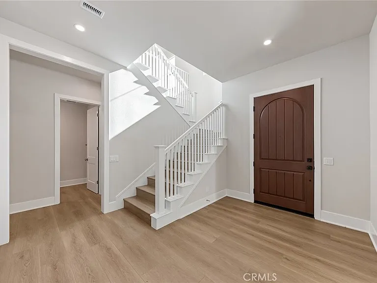 207 Alora — Photo 10
