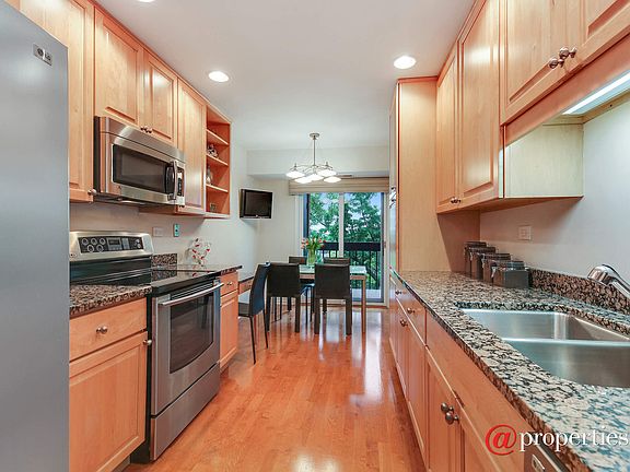 Kitchen / Breakfast Room