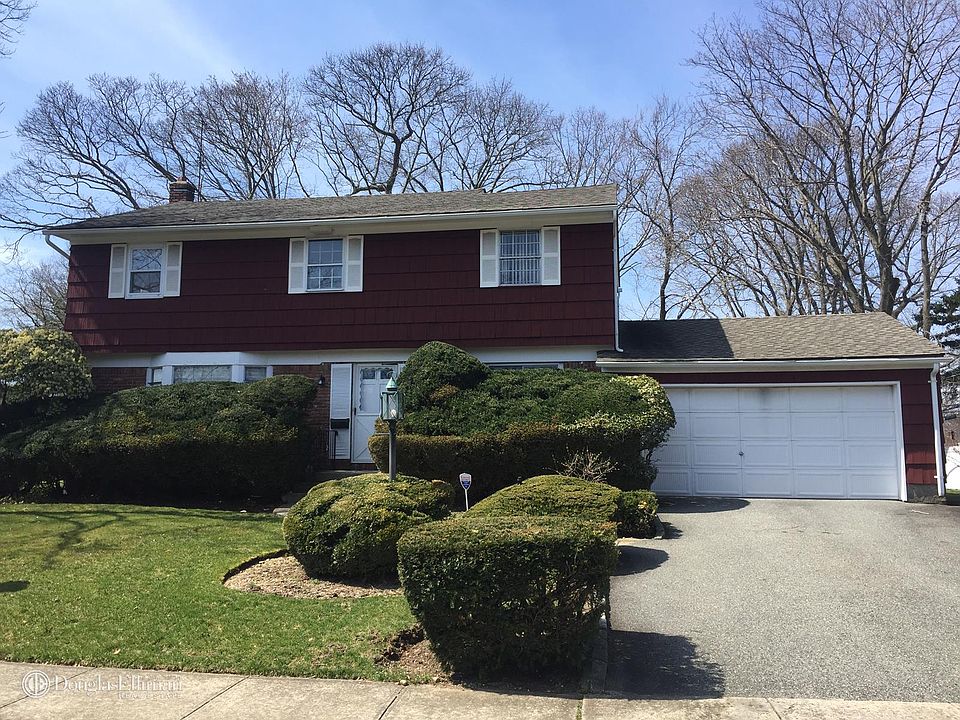 1st image of 28 Park Dr E