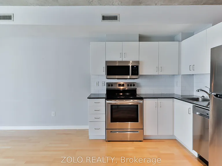 285 Mutual St #709 — Photo 10