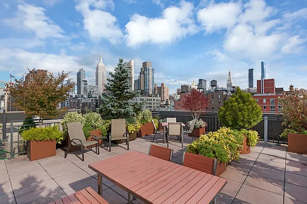 Sold by Compass | media 1