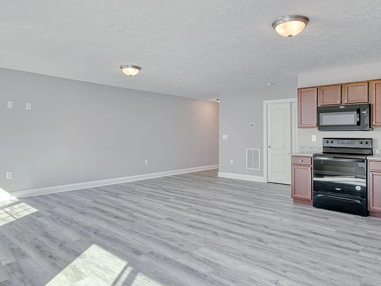 1210 Providence Blvd — Photo 10