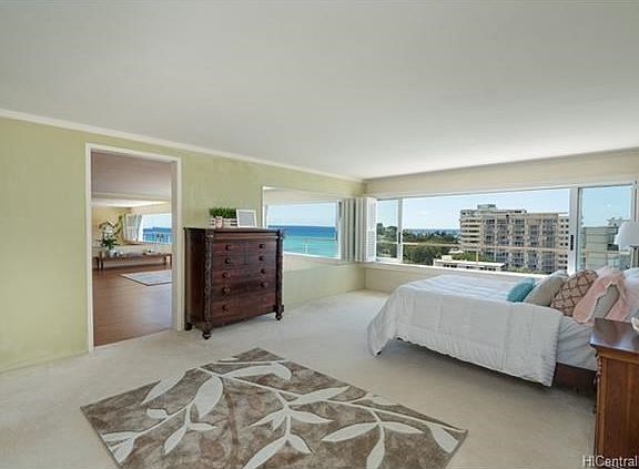 Open doorway that joins #1108 and #1109