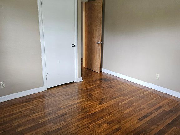 4th image of 13 Cambridge Ave