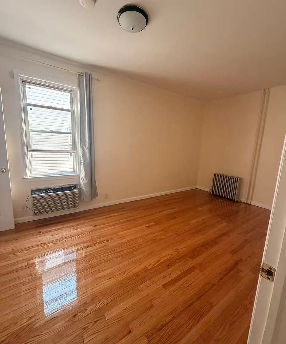 3 bed, $3,000 — Photo 3