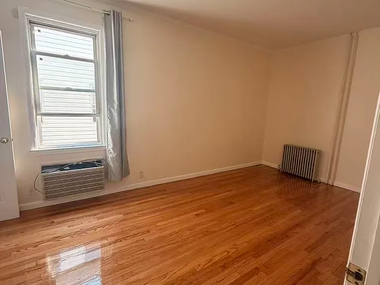 5622 135th St #1 — Photo 3