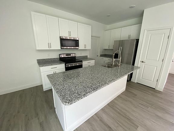 3rd image of 36 Perch Dr
