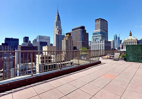 Sold by Nest Seekers International | media 17