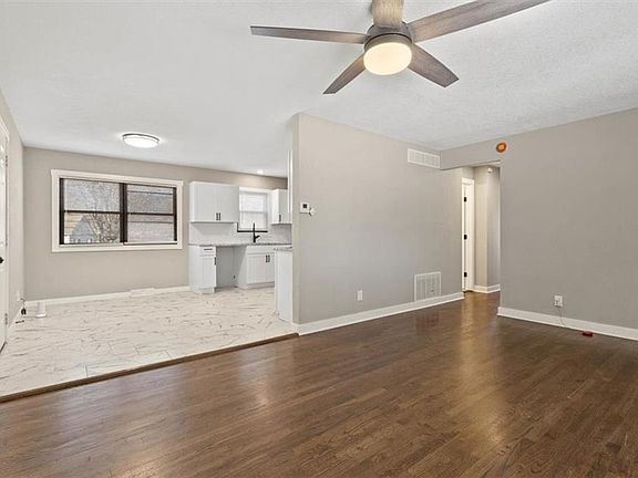 5th image of 8724 Longview Ct
