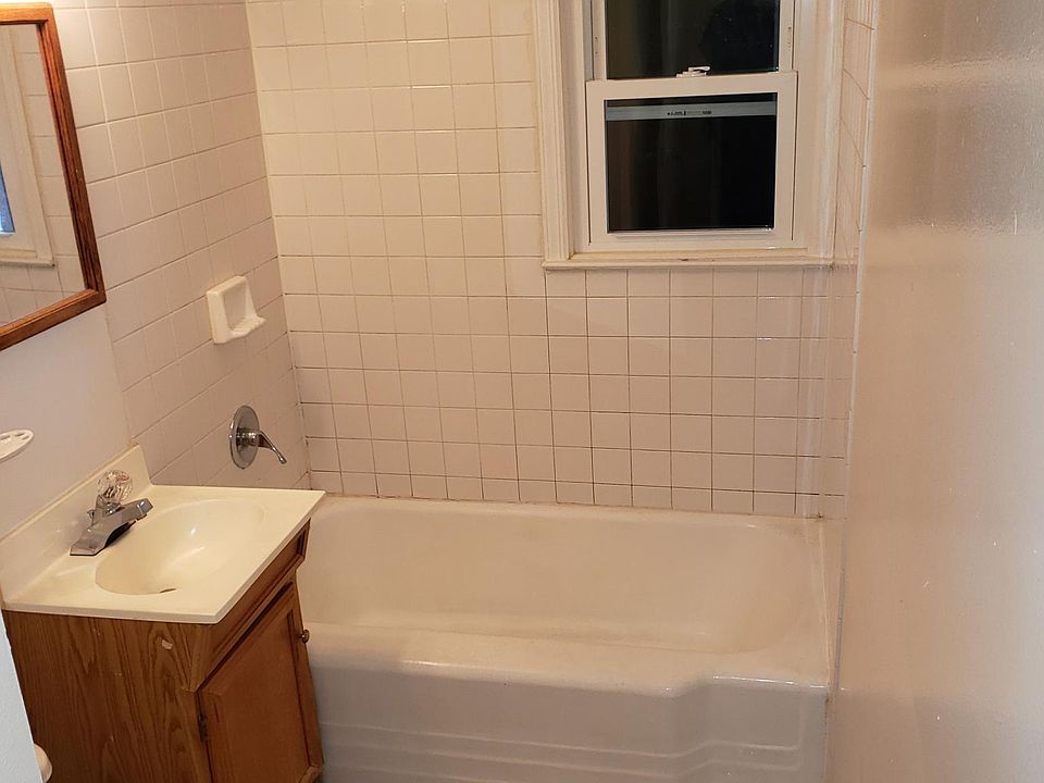 2nd image of 424 Broadway APT 6