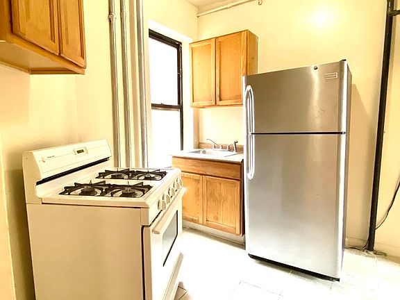 5th image of 133 W 145th St APT 31