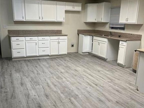 3rd image of 664 Sky Rd