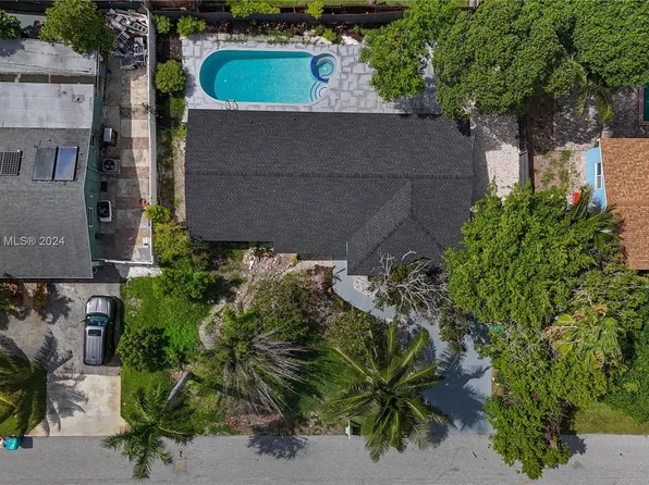 424 SW 7th Ct, Boynton Beach, FL 33435