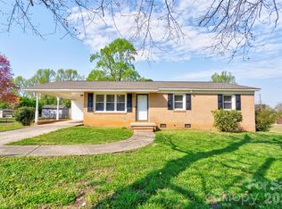 1904 Sulphur Springs Rd, Lawndale, NC 28152